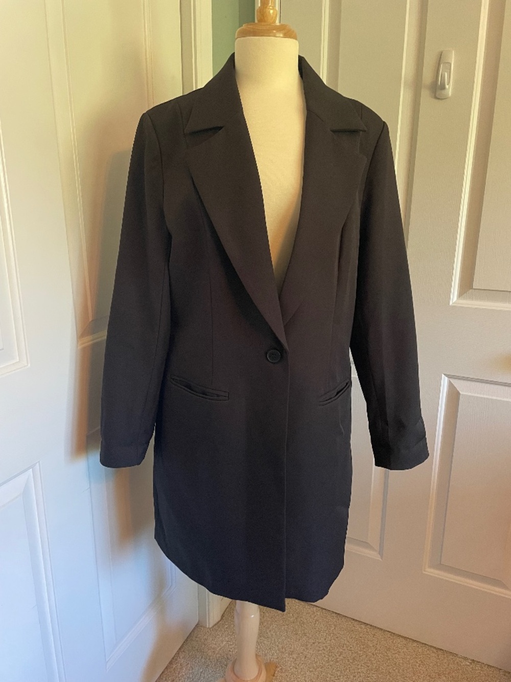 PrettyGarden Black Long Blazer - Large